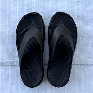 CROCS Women's Getaway Platform Flip Flops/Sandals, 7